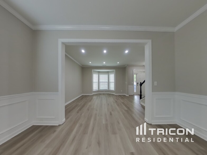 Building Photo - 3751 Lanier Dr