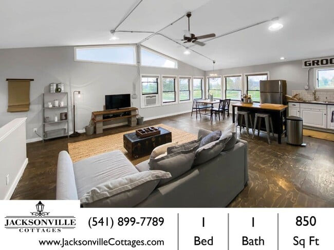 Building Photo - Portland Loft: Fully Furnished Loft Living with views of the golf course $300 Utility Fee