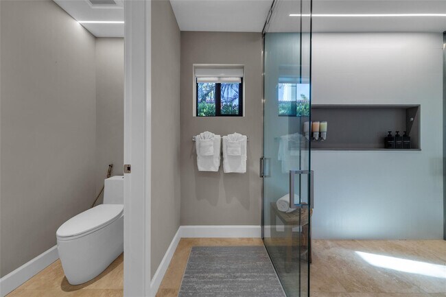 Building Photo - 616 Riviera Isle Dr