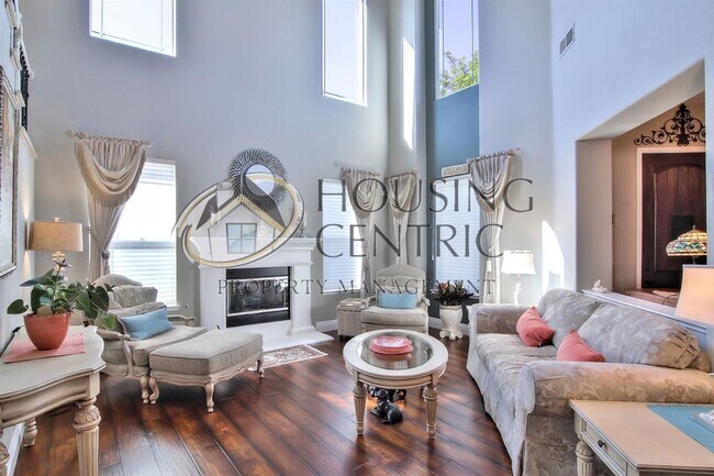 Building Photo - Serrano Executive 4bd/4.5ba Executive Home with Pool, Spa & 4-Car Garage!
