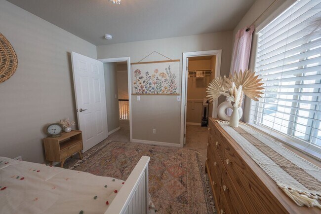 Building Photo - 5246 Balsam St