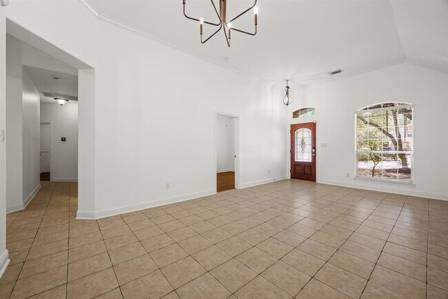 Building Photo - 1309 Horseback Hollow