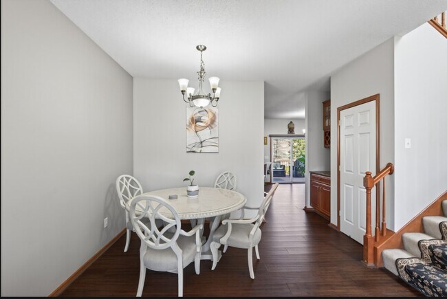 Building Photo - 15275 Plumstone Dr