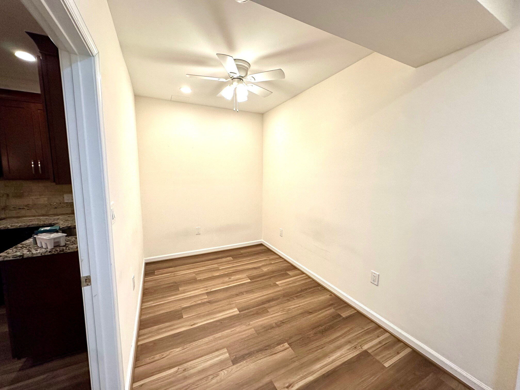 Building Photo - 8405 Dogwood Rd