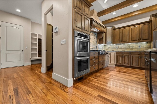 Building Photo - Luxury Furnished 4-Bedroom Home in Eagle's...