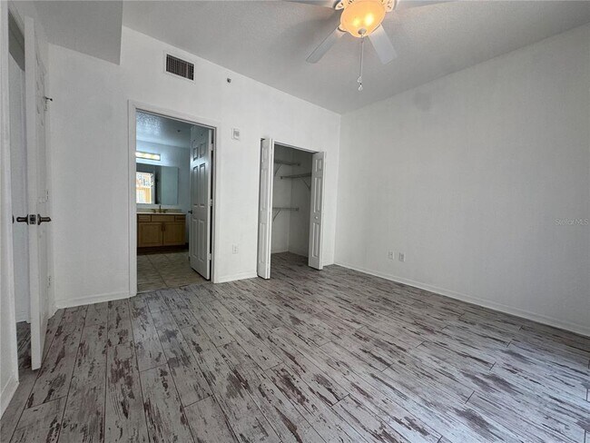 Building Photo - 1064 N Tamiami Trl