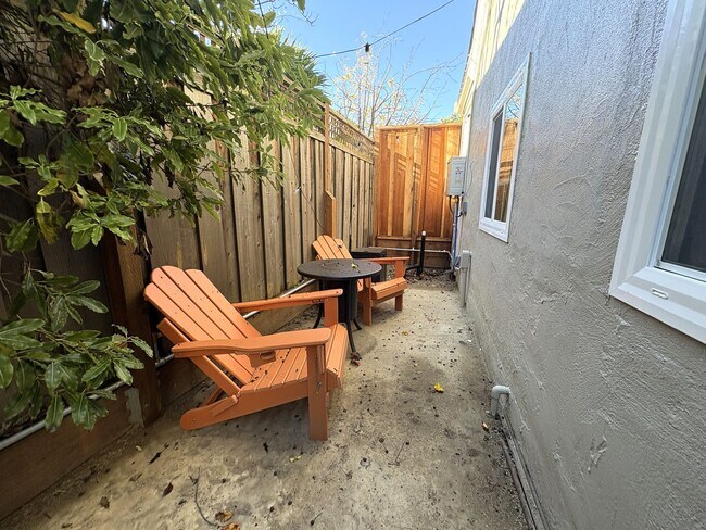 Building Photo - Stunning Home with Loft-Style ADU & Outdoor Amenities