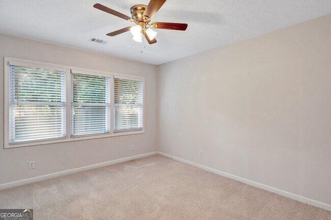 Building Photo - 5772 Lilburn Stone Mountain Rd