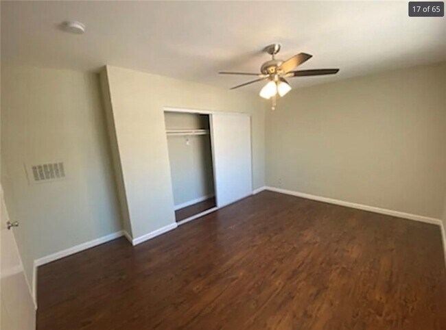 Building Photo - 7925 Vineland Ave