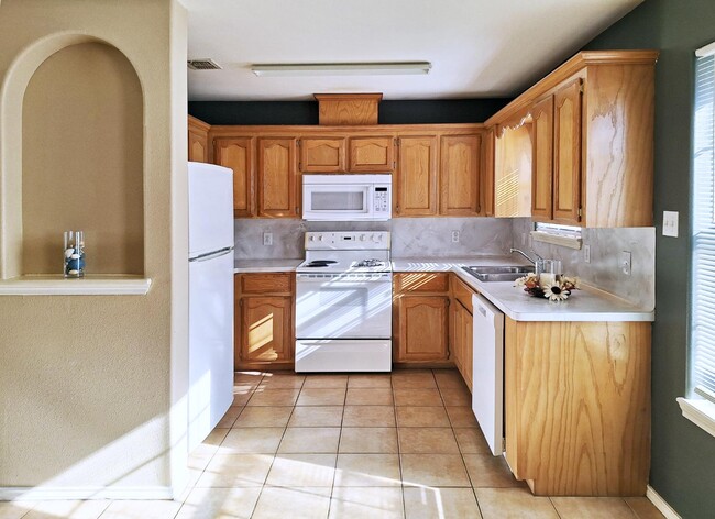 Building Photo - 2502 Cervantes Ave