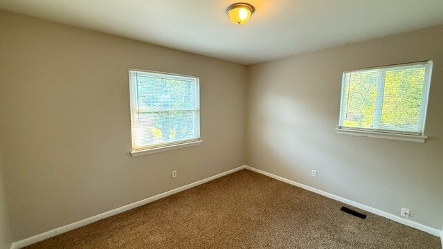 Building Photo - WARREN TWP - 4 BEDROOM TWO STORY WITH 2.5 BATHS AVAILABLE NOW!