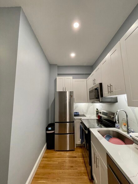 Building Photo - 80 Fenway