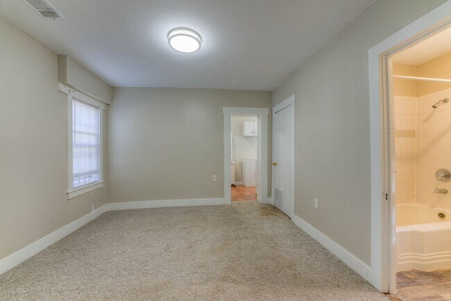 Building Photo - 1195 Dorothy Pl