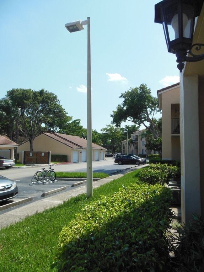 Building Photo - 1743 Village Blvd