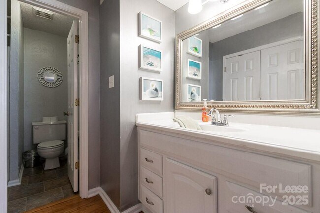 Building Photo - 140 Lake Concord Rd NE