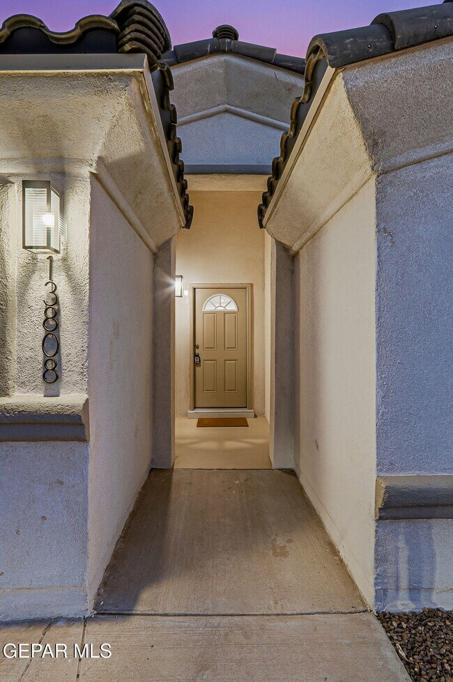 Building Photo - 13808 Paseo Sereno Dr