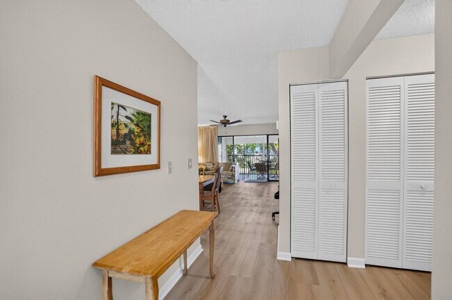 Building Photo - 65 Pelican Pointe Dr
