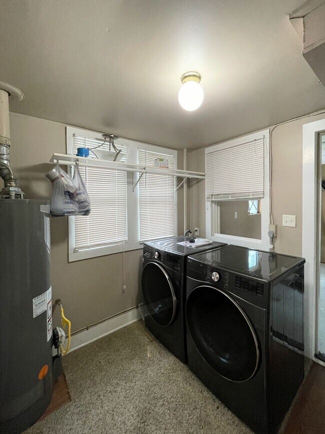 Building Photo - Cute 3 Bed 1 Bath McPherson Home in Good Neighborhood