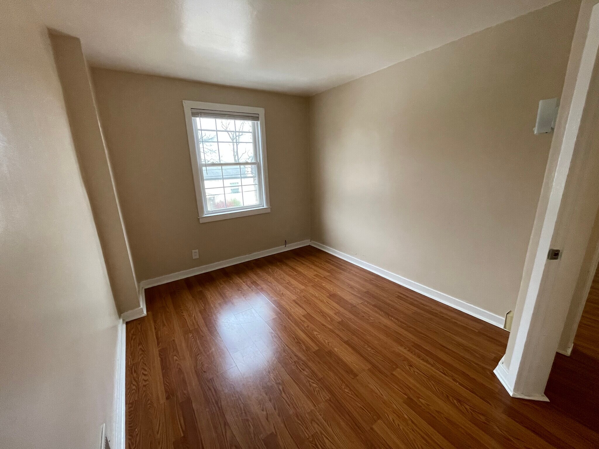 Building Photo - 343 Hemlock Dr