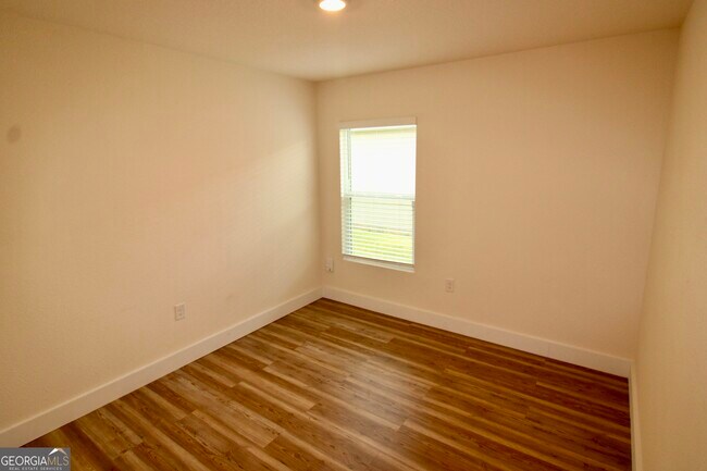 Building Photo - 119 Teakwood Dr