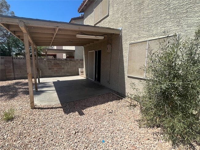 Building Photo - 914 Scarlet Ridge Dr