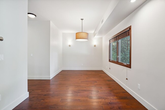 Building Photo - 22030 Providencia St
