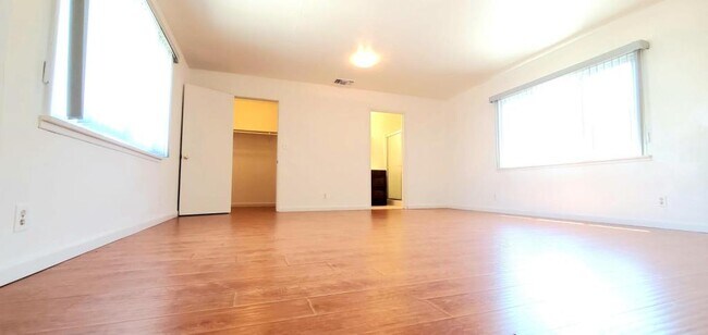 Building Photo - 8422 Wells St