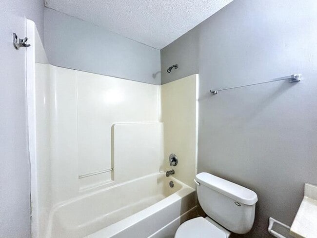 Building Photo - 3582 Kensett Dr