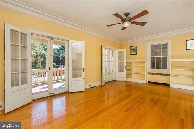 Building Photo - 4036 Roland Ave