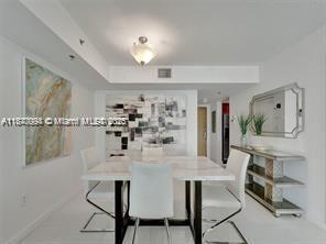Building Photo - 1200 Brickell Bay Dr
