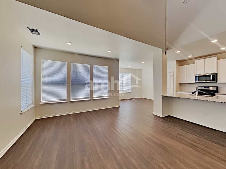 Building Photo - 325 Pebble Beach Run