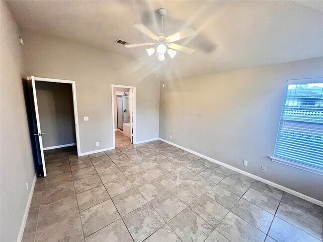 Building Photo - 2509 Elara Dr