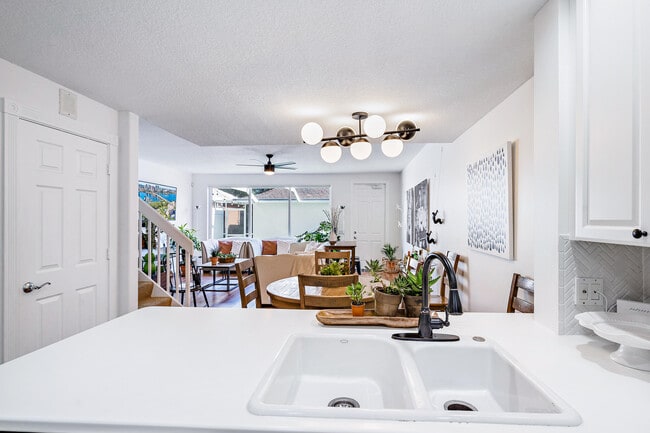 Building Photo - 116 Caravelle Dr