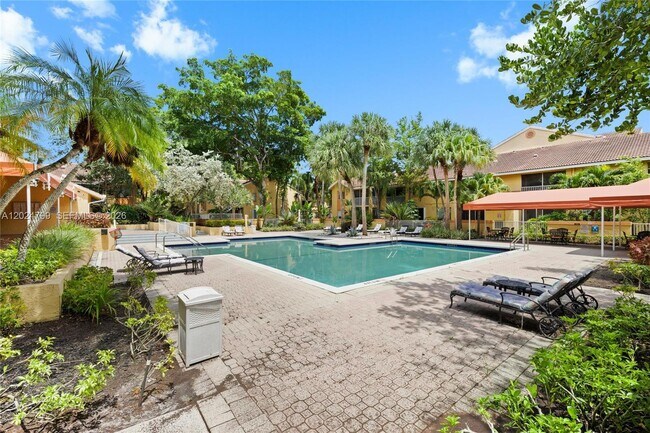 Building Photo - 1025 Coral Club Dr
