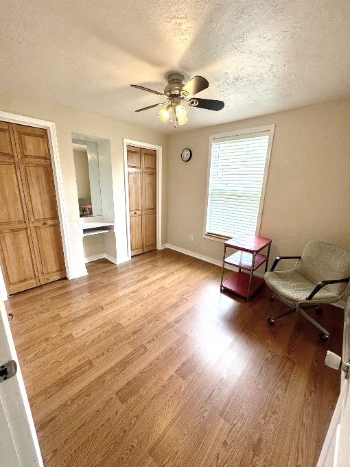 Building Photo - House