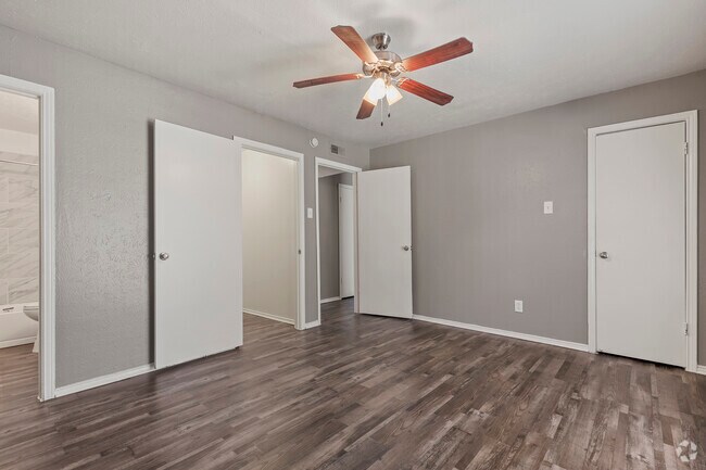 2BR, 2BA - 1095SF (B2) - 1st Bedroom - East Town