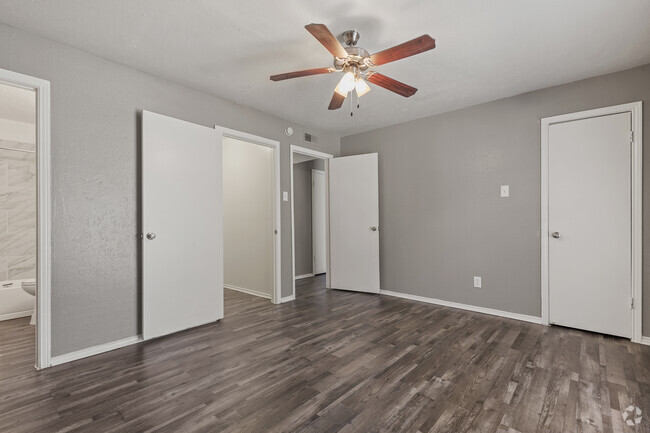 2BR, 2BA - 1095SF (B2) - 1st Bedroom - Monaco Valley