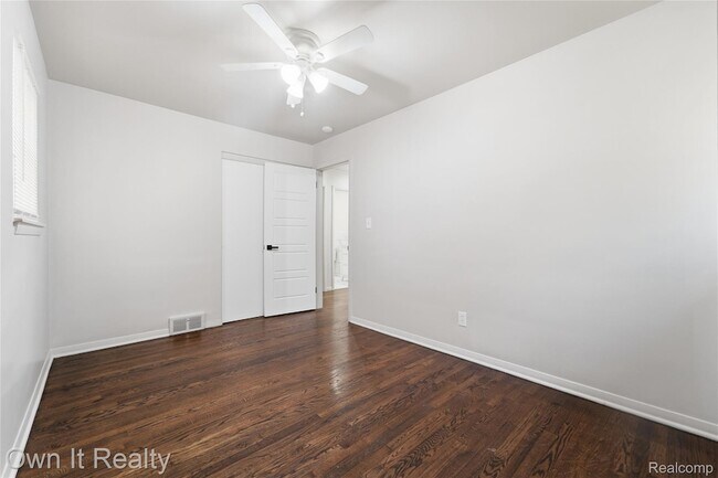 Building Photo - 24985 Mabray Ave