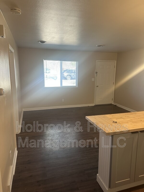 Building Photo - 540 Irish Dr