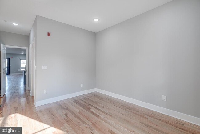 Building Photo - 2113 Master St