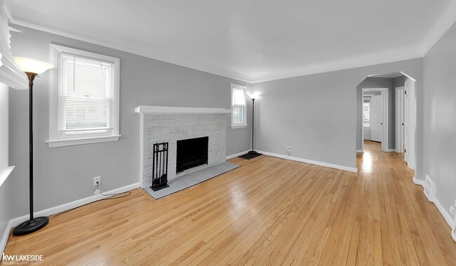 Building Photo - 14024 Grandville Ave