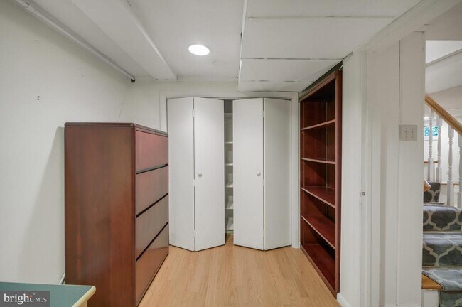 Building Photo - 3111 N Thomas St