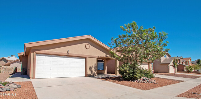 Building Photo - 7117 Mesquite Tree Ln