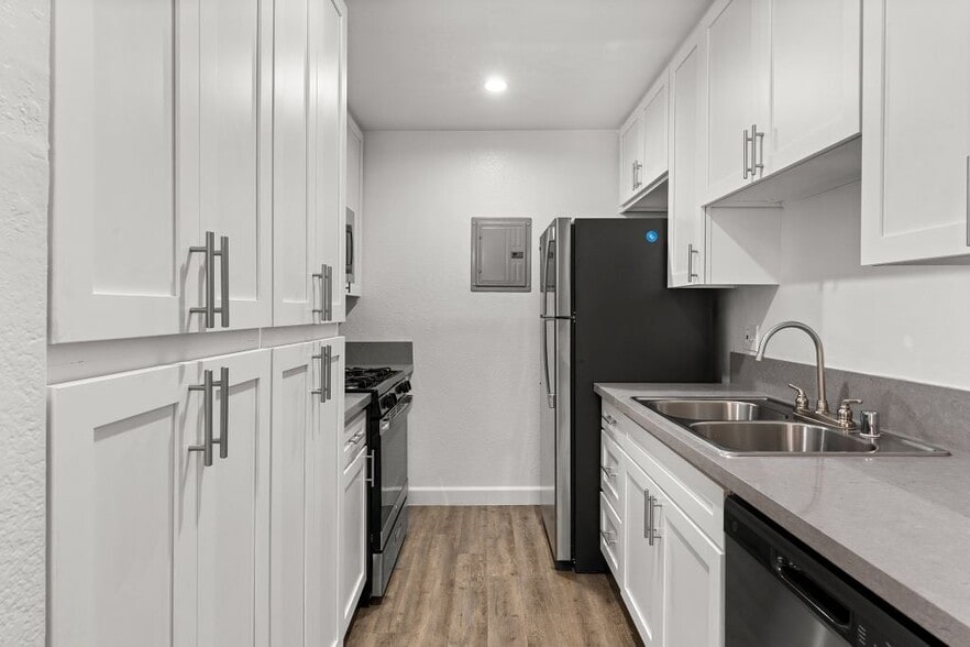 Building Photo - Brody Terrace Apartments