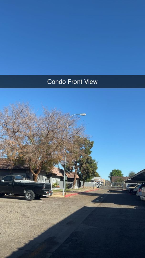 Building Photo - Well Appointed 2 bedroom 2 bathroom available February 1st.  Washer and Dryer Included!!!  Close ...