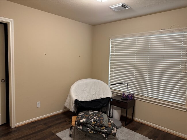 Building Photo - 2231 Naomi St