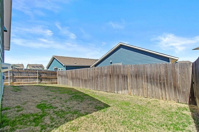 Building Photo - 7711 Poppy Petal Dr