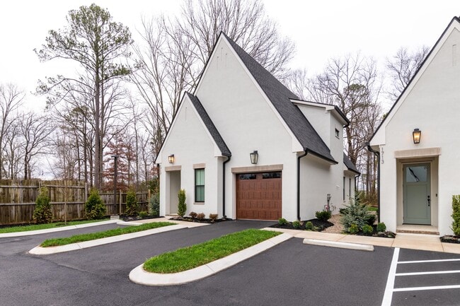 Building Photo - 1717 Double Oak Trl