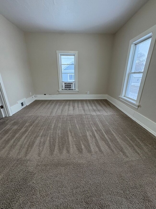 Building Photo - 2809 South Ave