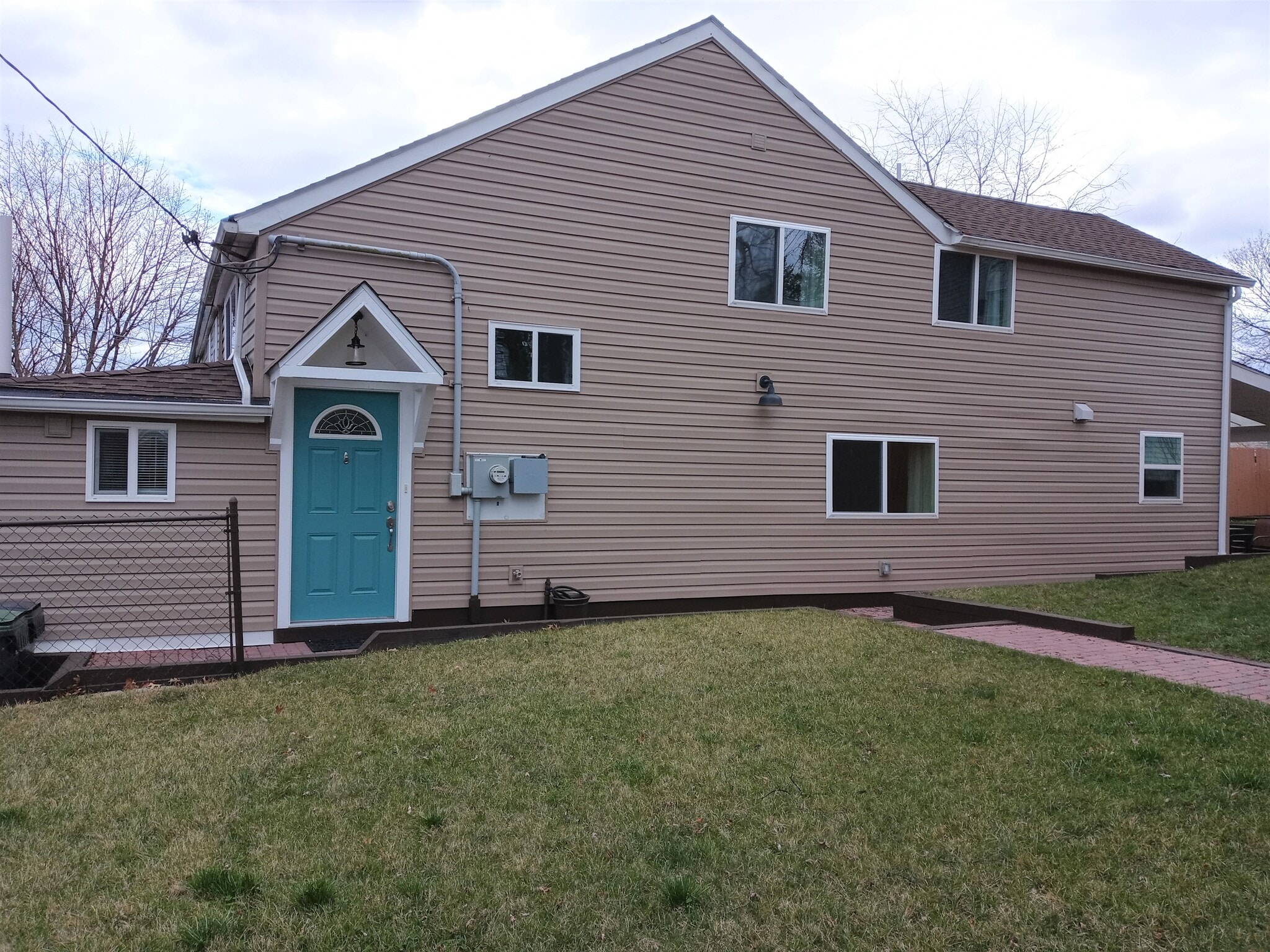 Closeup of House - 14 High St